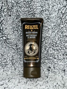 Beard Wash – Clean & Fresh in Black